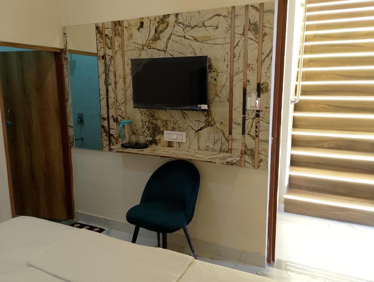 Hotel Lr Delite Inn Mathura Exterior foto